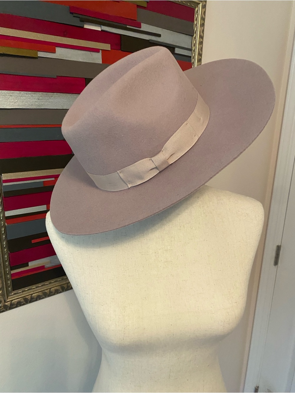 Wide-Brim Wool Felt Hat in Dusty Mauve with Grosgrain Band
